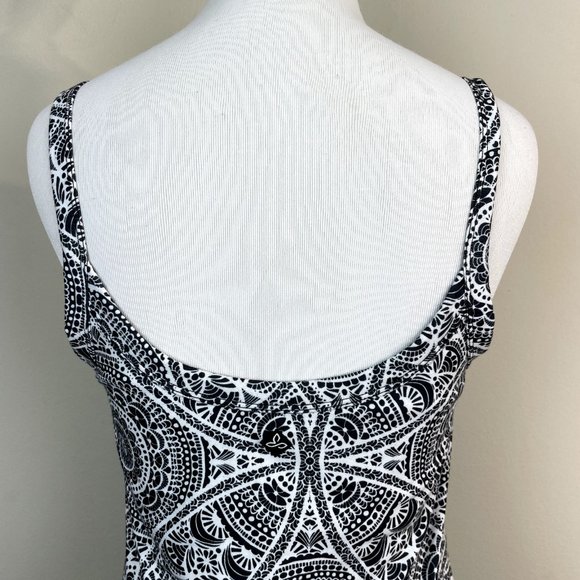 Prana Dress Small Black White Lexi Built in Bra Geometric Athletic A-Line Casual - Picture 7 of 13